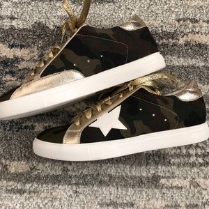 GG Dupes - Camo - NWOT